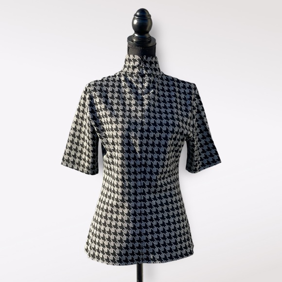 New York & Company Zip Polo | Size M - Picture 3 of 4